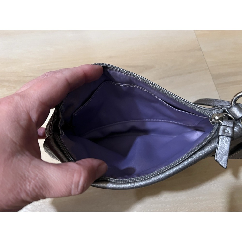 Coach Y2K Silver Leather Chain Emblem Embossed Wristlet Hangtag Purple Interior‎ - Picture 5 of 11
